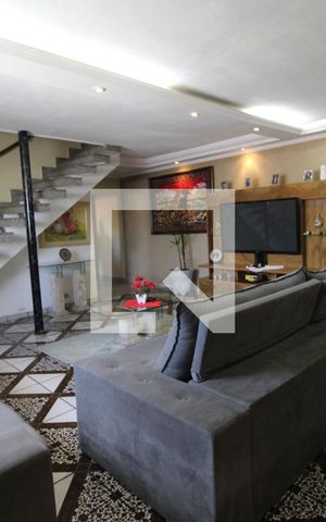 Casa à venda com 270m², 4 quartos e 2 vagasSala