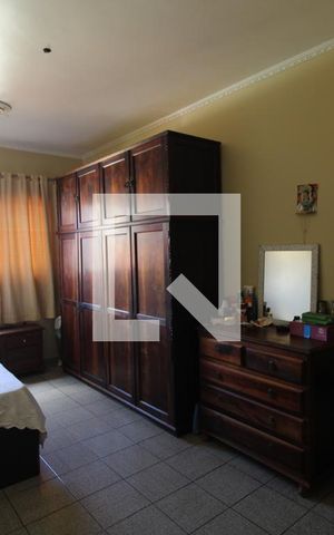 Casa à venda com 270m², 4 quartos e 2 vagasQuarto 1