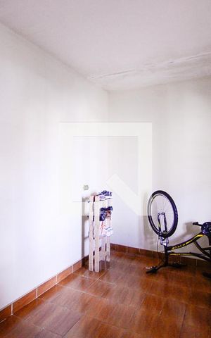 Casa à venda com 300m², 5 quartos e 3 vagas Casa à venda com 300m², 5 quartos e 3 vagasQuarto 2