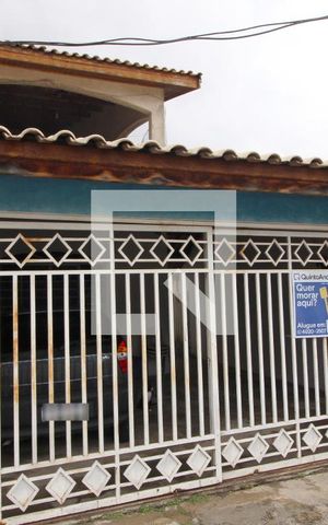 Casa para alugar com 240m², 3 quartos e 2 vagasFachada