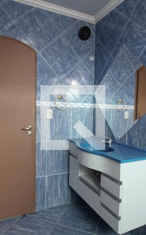 Casa para alugar com 240m², 3 quartos e 2 vagasBanheiro