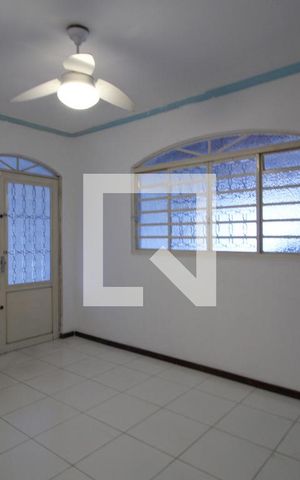 Casa para alugar com 240m², 3 quartos e 2 vagasSala