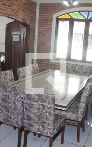 Casa para alugar com 350m², 6 quartos e NaN vagasSala de Jantar