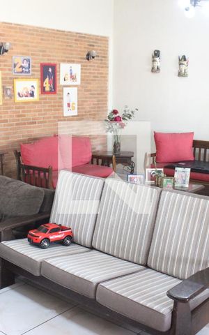 Casa para alugar com 350m², 6 quartos e NaN vagasSala