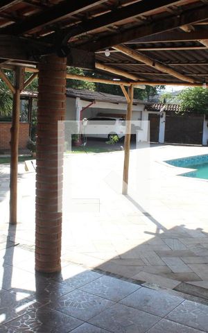 Casa para alugar com 350m², 6 quartos e NaN vagasPiscina