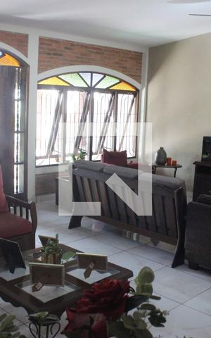 Casa para alugar com 350m², 6 quartos e NaN vagasSala