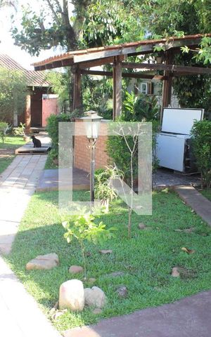 Casa para alugar com 350m², 6 quartos e NaN vagasÁrea comum - Piscina