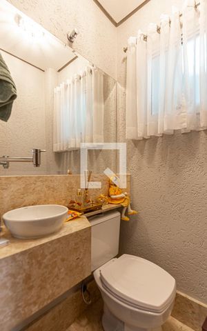 Casa à venda com 225m², 2 quartos e 3 vagas Casa à venda com 225m², 2 quartos e 3 vagasLavabo