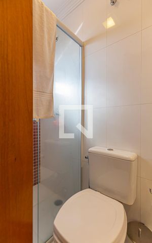 Casa à venda com 225m², 2 quartos e 3 vagas Casa à venda com 225m², 2 quartos e 3 vagasBanheiro da Suite