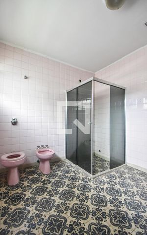 Casa à venda com 276m², 5 quartos e 5 vagasBanheiro Suíte 01
