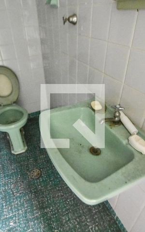 Casa à venda com 276m², 5 quartos e 5 vagasBanheiro 03