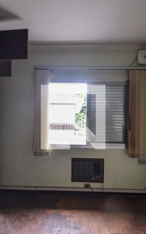 Casa à venda com 276m², 5 quartos e 5 vagasQuarto 02 Edícula de Serviços Superior