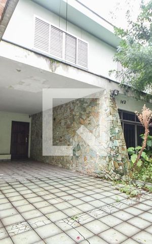 Casa à venda com 276m², 5 quartos e 5 vagasGaragem