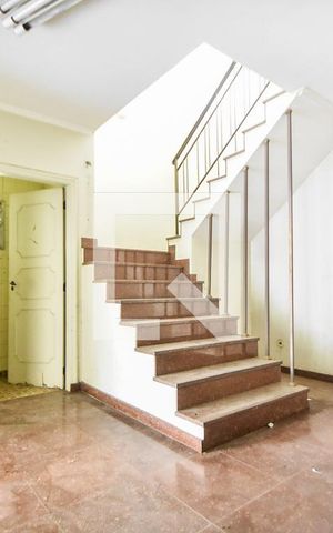 Casa à venda com 276m², 5 quartos e 5 vagasVista Entrada