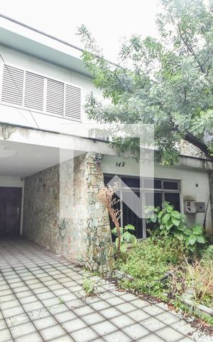 Casa à venda com 276m², 5 quartos e 5 vagasGaragem