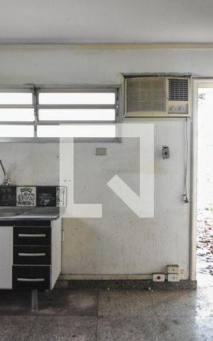 Casa à venda com 276m², 5 quartos e 5 vagasCozinha
