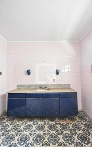 Casa à venda com 276m², 5 quartos e 5 vagasBanheiro Suíte 01