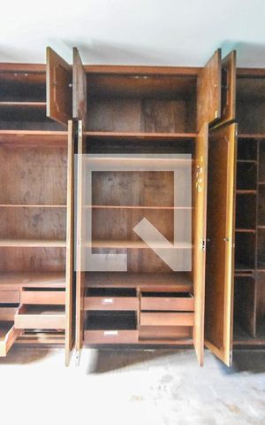 Casa à venda com 276m², 5 quartos e 5 vagasQuarto 02
