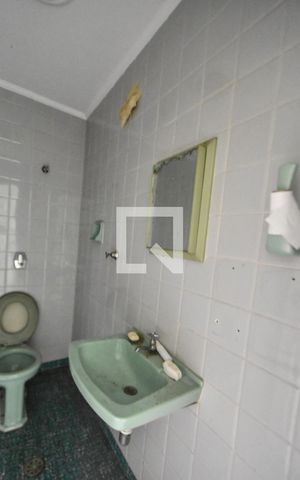 Casa à venda com 276m², 5 quartos e 5 vagasBanheiro 03