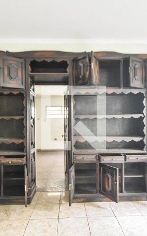 Casa à venda com 276m², 5 quartos e 5 vagasSala 02