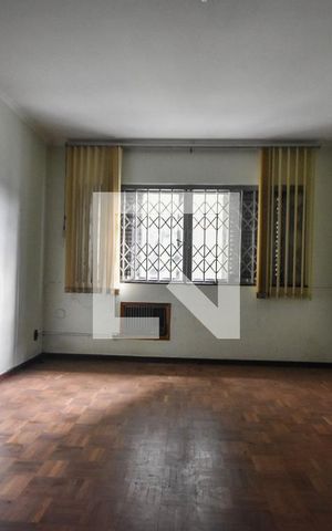 Casa à venda com 276m², 5 quartos e 5 vagasSuíte 01