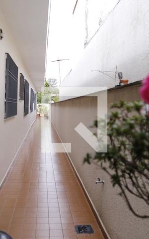 Casa à venda com 278m², 3 quartos e 4 vagasCorredor Externo