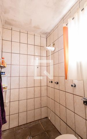 Casa à venda com 260m², 2 quartos e 8 vagasBanheiro
