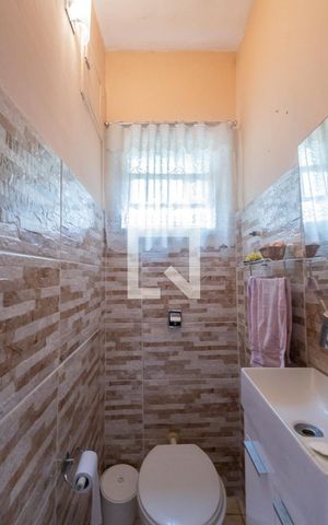 Casa à venda com 260m², 2 quartos e 8 vagasBanheiro