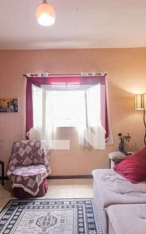 Casa à venda com 260m², 2 quartos e 8 vagasSala