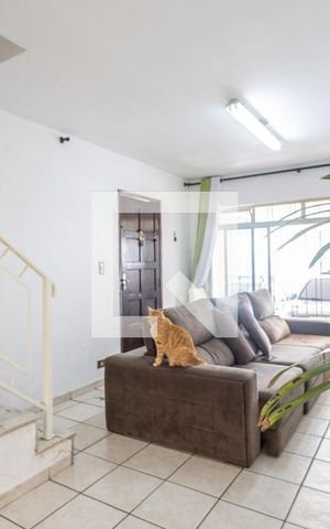 Casa à venda com 121m², 3 quartos e 2 vagas Casa à venda com 121m², 3 quartos e 2 vagasSala