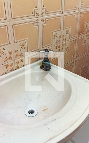 Casa para alugar com 250m², 3 quartos e 6 vagas Casa para alugar com 250m², 3 quartos e 6 vagasBanheiro de Serviço