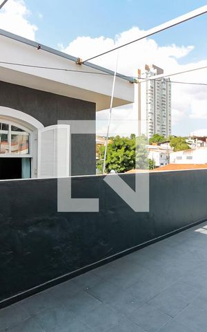 Casa para alugar com 250m², 3 quartos e 6 vagas Casa para alugar com 250m², 3 quartos e 6 vagasÁrea de Serviço