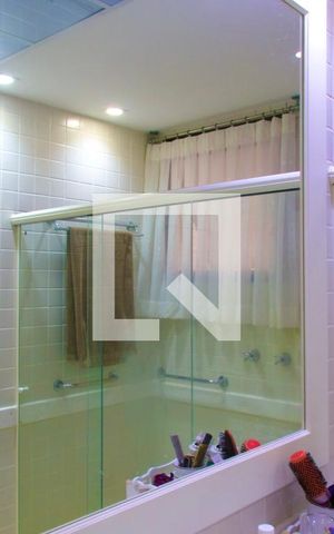 Apartamento à venda com 540m², 4 quartos e 3 vagas Apartamento à venda com 540m², 4 quartos e 3 vagasSuíte banheiro