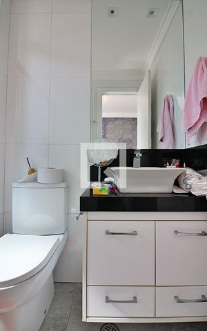 Apartamento à venda com 103m², 2 quartos e 2 vagasBanheiro do Quarto 2 - Suíte