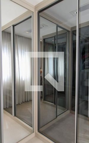 Apartamento para alugar com 72m², 2 quartos e 1 vaga Apartamento para alugar com 72m², 2 quartos e 1 vagaCloset da Suíte