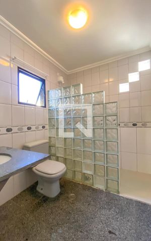 Casa à venda com 177m², 2 quartos e 2 vagas Casa à venda com 177m², 2 quartos e 2 vagasBanheiro da Suíte 2