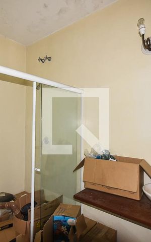 Casa à venda com 1m², 4 quartos e 2 vagas Casa à venda com 1m², 4 quartos e 2 vagasBanheiro suíte 1
