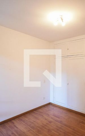 Casa à venda com 1m², 4 quartos e 2 vagas Casa à venda com 1m², 4 quartos e 2 vagasQuarto 1
