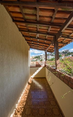 Casa à venda com 232m², 3 quartos e 5 vagas Casa à venda com 232m², 3 quartos e 5 vagasVaranda da Suíte
