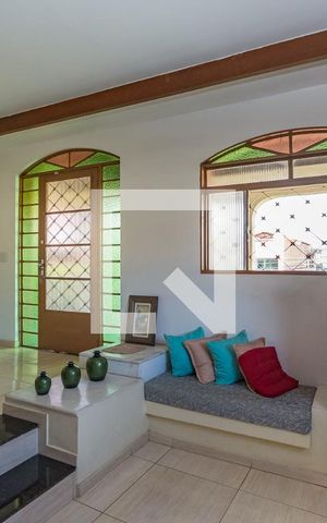 Casa à venda com 232m², 3 quartos e 5 vagas Casa à venda com 232m², 3 quartos e 5 vagasSala 1