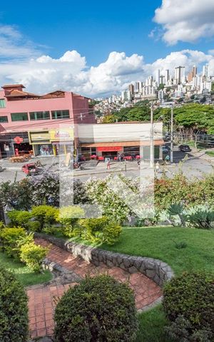 Casa à venda com 232m², 3 quartos e 5 vagas Casa à venda com 232m², 3 quartos e 5 vagasVaranda da Sala