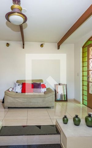 Casa à venda com 232m², 3 quartos e 5 vagas Casa à venda com 232m², 3 quartos e 5 vagasSala 1
