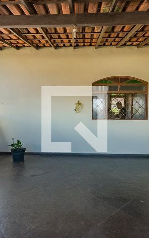 Casa à venda com 232m², 3 quartos e 5 vagas Casa à venda com 232m², 3 quartos e 5 vagasVaranda 2