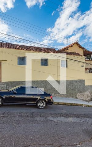 Casa à venda com 232m², 3 quartos e 5 vagas Casa à venda com 232m², 3 quartos e 5 vagasFachada