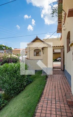 Casa à venda com 232m², 3 quartos e 5 vagas Casa à venda com 232m², 3 quartos e 5 vagasJardim - Entrada