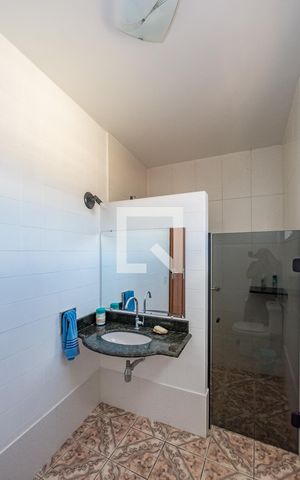 Casa à venda com 232m², 3 quartos e 5 vagas Casa à venda com 232m², 3 quartos e 5 vagasBanheiro da Suíte