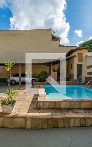 Casa à venda com 232m², 3 quartos e 5 vagas Casa à venda com 232m², 3 quartos e 5 vagasQuintal - Piscina