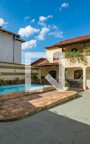 Casa à venda com 232m², 3 quartos e 5 vagas Casa à venda com 232m², 3 quartos e 5 vagasQuintal - Piscina