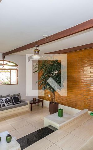 Casa à venda com 232m², 3 quartos e 5 vagas Casa à venda com 232m², 3 quartos e 5 vagasSala 1