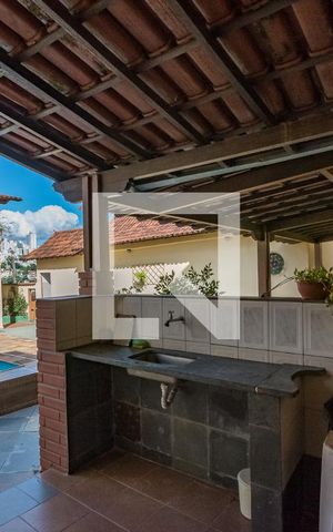 Casa à venda com 232m², 3 quartos e 5 vagas Casa à venda com 232m², 3 quartos e 5 vagasChurrasqueira